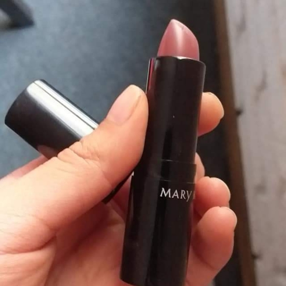 Mary Kay Mattissimo Lipstick Essenziale Nude. - Picture 2 of 9